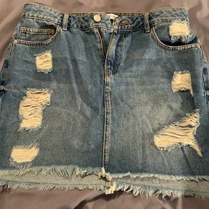 Jaqueline de YONG distressed jean skirt size 36